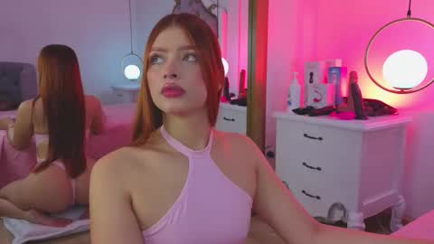 Snapshot of ambar_adamss chatting on 11.03.25 Sara online show from 11.03.25