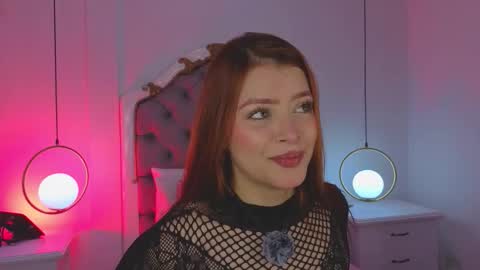 Snapshot of ambar_adamss chatting on 11.17.25 Sara online show from 11.17.25