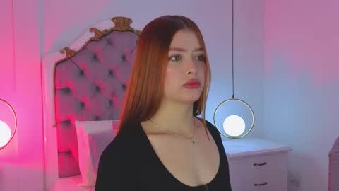 Snapshot of ambar_adamss chatting on 11.20.25 Sara online show from 11.20.25