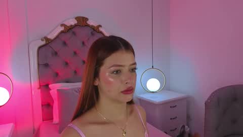 Snapshot of ambar_adamss chatting on 11.29.25 Sara online show from 11.29.25