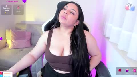 Snapshot of ambar_wells chatting on 10.21.25 ana online show from 10.21.25