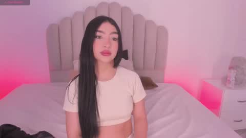 ambarevans_ online show from 11.20.25