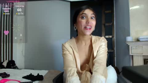 Ambar Ross online show from 02.05.25