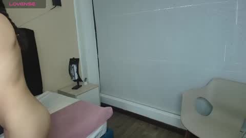 Ambar Ross online show from 09.25.25