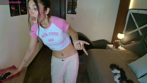 Snapshot of ambaross chatting on 05.22.26 Ambar Ross online show from 05.22.26