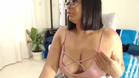 Snapshot of ambarsofhia chatting on 12.27.24 Amber Sofhia online show from 12.27.24