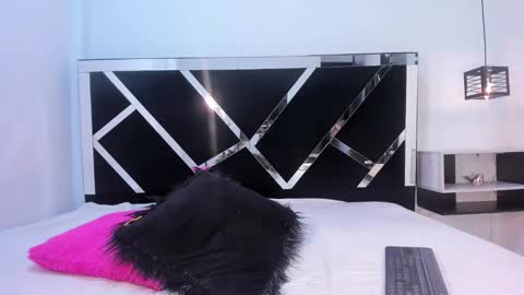   online show from 02.01.25