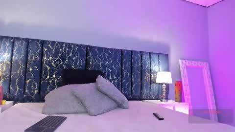 Snapshot of ambeer_fox_ chatting on 11.15.25 Amber online show from 11.15.25