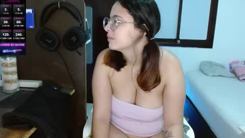 Snapshot of amber_kholin chatting on 03.20.26 scarlett online show from 03.20.26