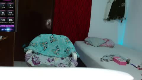 Snapshot of amber_kholin chatting on 04.05.26 scarlett online show from 04.05.26