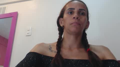 Snapshot of amber_moore chatting on 11.29.25 Amber Moore online show from 11.29.25