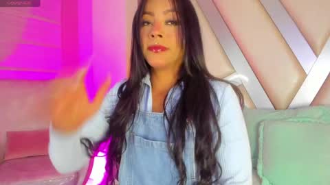 Snapshot of amber_villalobos chatting on 05.17.26 Tell me Amber online show from 05.17.26