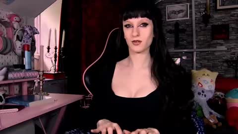 DEMONESS AMBER 666 online show from 09.15.25