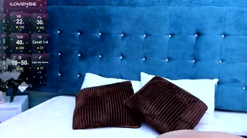 Amber Collins online show from 03.10.25