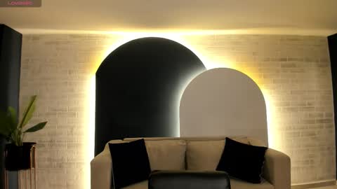 Amber Fox online show from 11.25.25