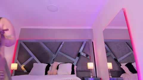 Snapshot of amberinihoffman chatting on 02.19.25 Amber online show from 02.19.25