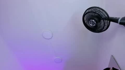 Snapshot of amberinihoffman chatting on 10.30.25 Amber online show from 10.30.25