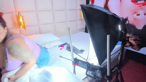 Amber .. online show from 04.06.26