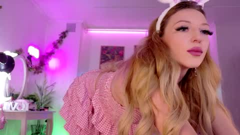 ambermilana online show from 03.30.26