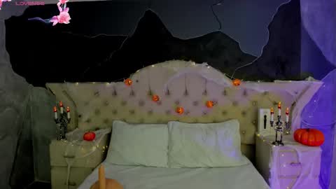 Snapshot of amberrgrey_ chatting on 10.13.25 Amber Grey online show from 10.13.25