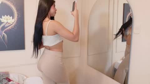 Snapshot of ambersfoxx chatting on 11.26.25 ambers online show from 11.26.25