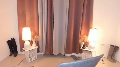 Snapshot of ambervixen69 chatting on 05.28.26 BIGCOCK AMBER online show from 05.28.26