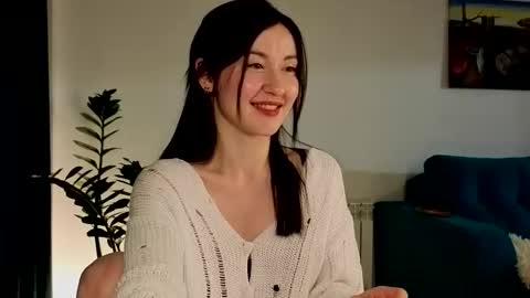 Snapshot of ambientmoon chatting on 10.12.25 Moon inst 4mbientmoon online show from 10.12.25