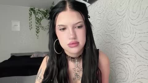 Snapshot of ameeludkowski chatting on 11.17.25 Alica online show from 11.17.25