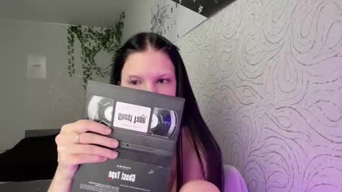 Snapshot of ameeludkowski chatting on 11.23.25 Alica online show from 11.23.25