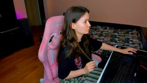 Snapshot of ameli_moon chatting on 04.02.26 Eileen online show from 04.02.26