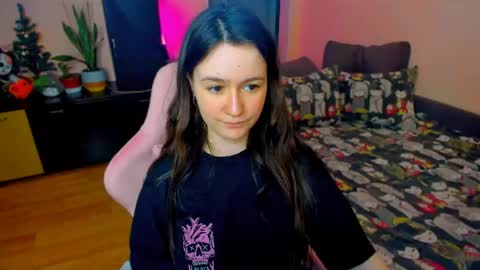 Snapshot of ameli_moon chatting on 04.14.26 Eileen online show from 04.14.26