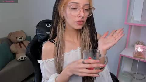 Snapshot of ameli_shell chatting on 11.20.25 Ameli online show from 11.20.25