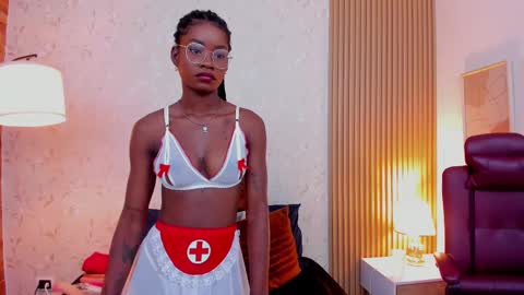 Amelia Adams online show from 02.11.25