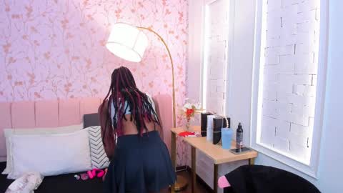 Amelia Adams online show from 02.17.25