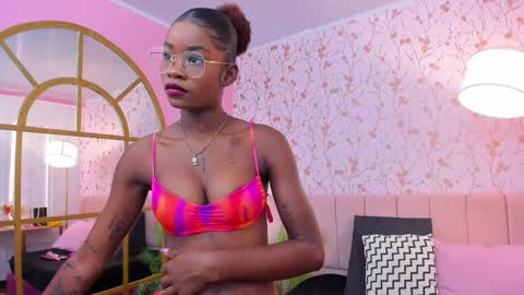 Amelia Adams online show from 02.25.25