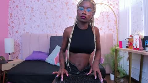 Amelia Adams online show from 10.09.25