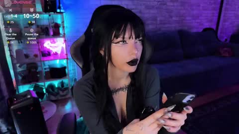 Amelia Aley  online show from 04.15.26