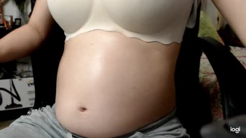 Snapshot of amelia_bella chatting on 04.14.26 amelia online show from 04.14.26