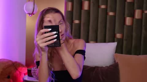 Amelia online show from 09.24.25