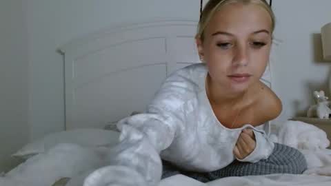 Snapshot of amelialombardi chatting on 05.28.26 Amelia Lombardi online show from 05.28.26