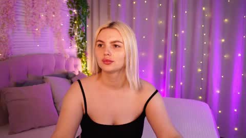 Snapshot of ameliawells chatting on 05.04.26 Amelia online show from 05.04.26