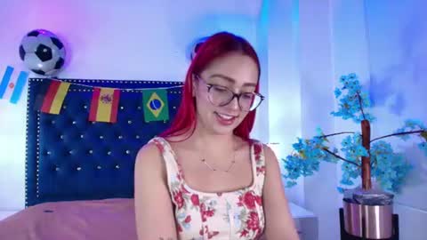 Snapshot of amelie_adamsx chatting on 07.16.26 Amelie online show from 07.16.26