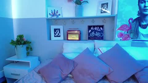 Snapshot of amelie_bss chatting on 02.27.25 Amelie online show from 02.27.25