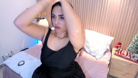 Snapshot of amelie_x chatting on 01.07.25 Amelie online show from 01.07.25