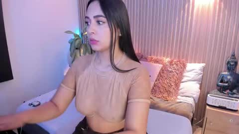 Snapshot of amelie_x chatting on 09.23.25 Amelie online show from 09.23.25