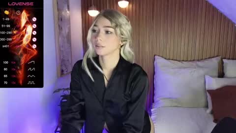 Isabella online show from 01.23.25