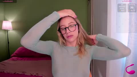 Snapshot of ameliegraham chatting on 03.05.25 Amelie Graham online show from 03.05.25