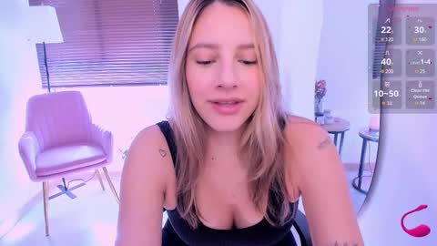 Snapshot of ameliegraham chatting on 11.21.25 Amelie Graham online show from 11.21.25