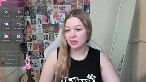 Snapshot of ameliepeach chatting on 05.24.26 Amelie online show from 05.24.26