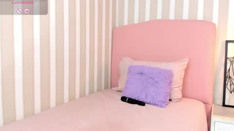 Victoria online show from 02.20.25